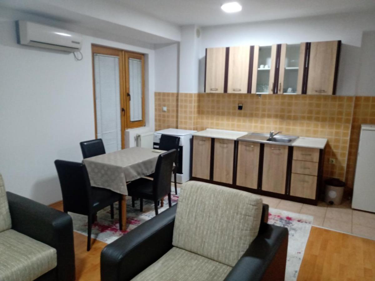 Nika Apartment Скопье Экстерьер фото