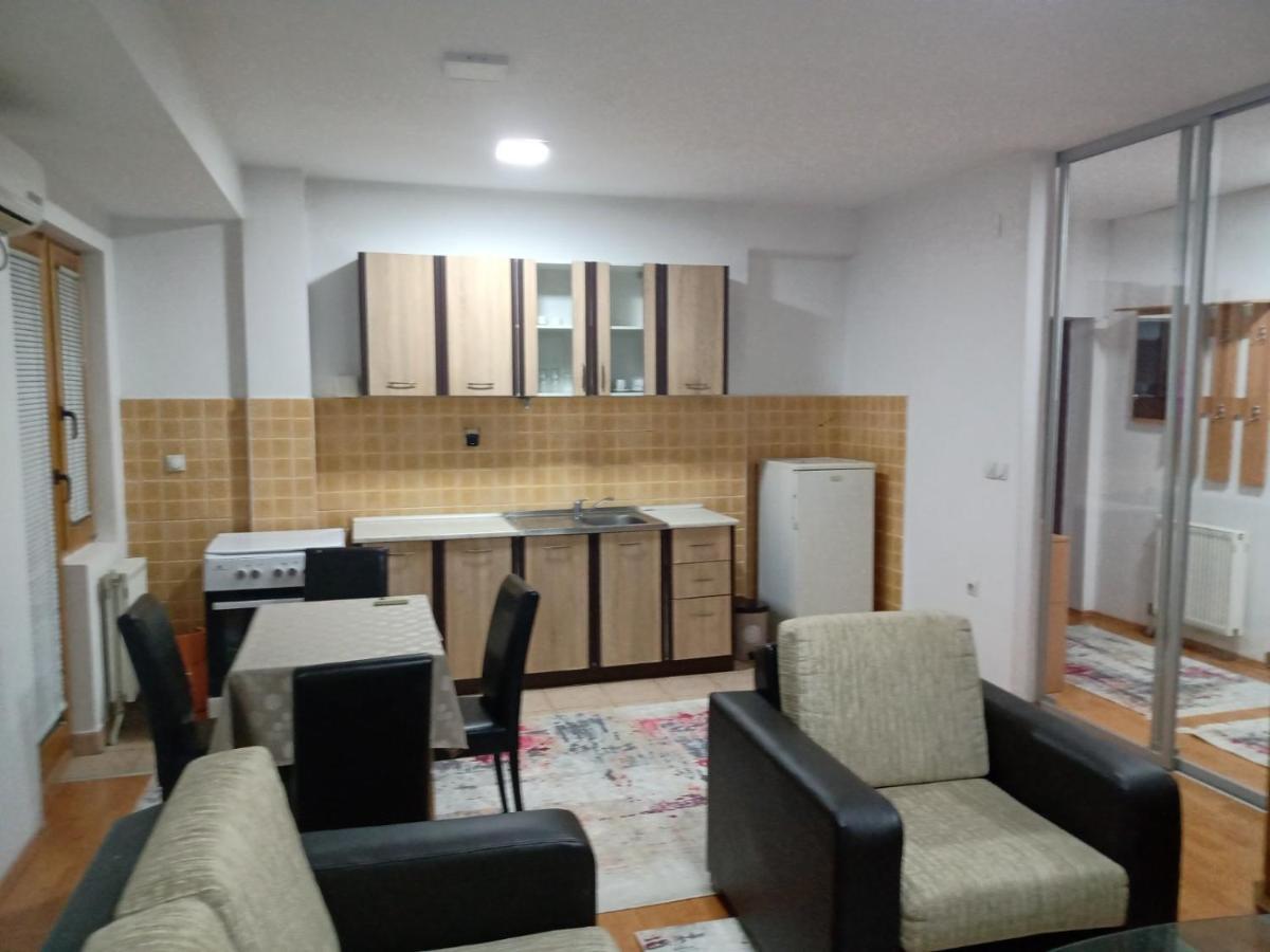 Nika Apartment Скопье Экстерьер фото